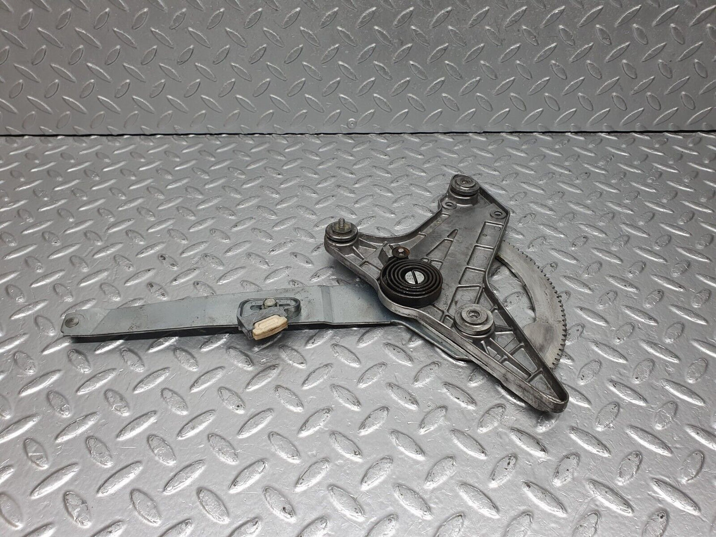 40986 Mercedes-Benz W126 300SE Rear Right Power Window Regulator 1267350211
