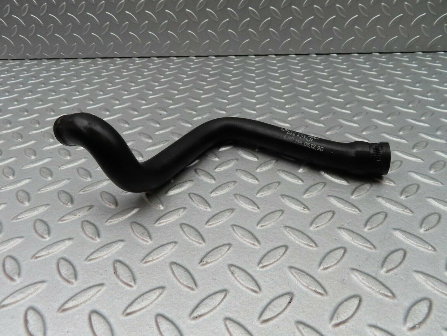 5477 Mercedes-Benz W124 230E Water Hose Pipe 1248329094