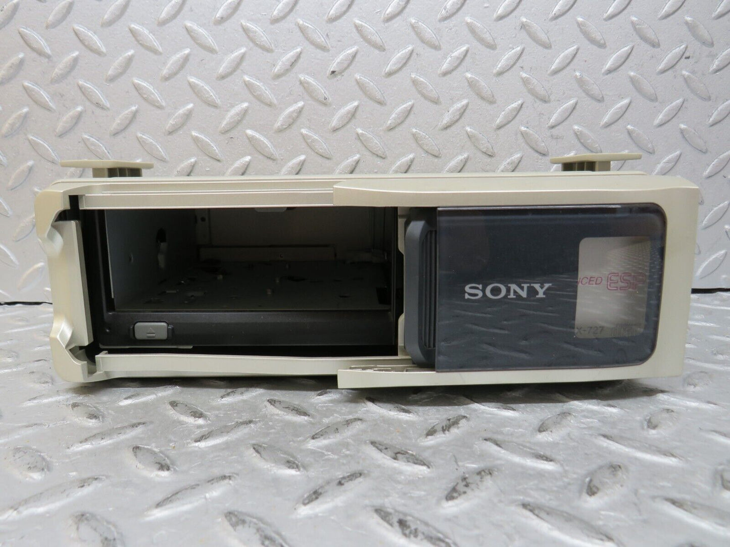 36502 Mercedes-Benz W201 190E 2.0L Disc Changer SONY CDX-727