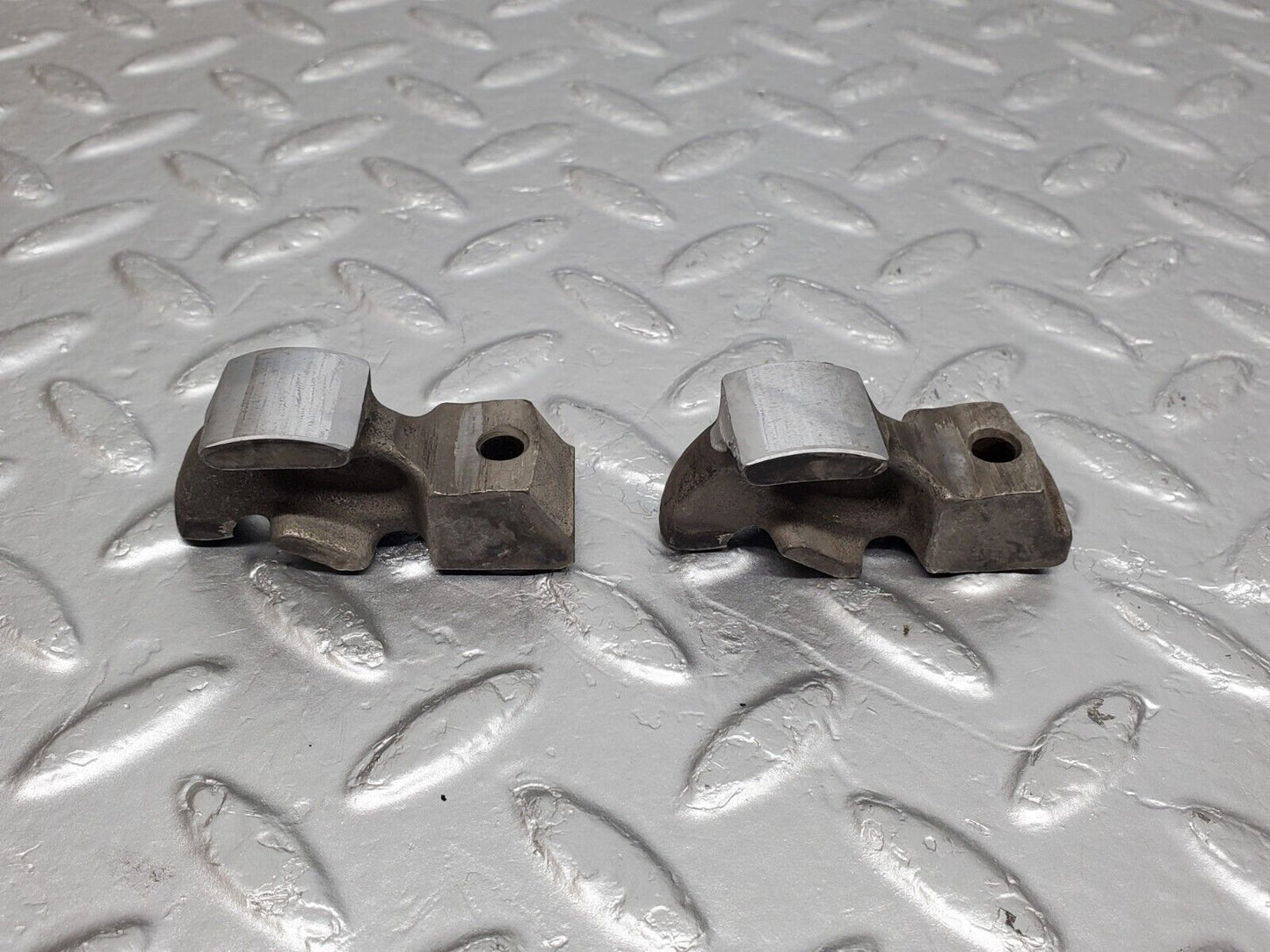 45475 Mercedes-Benz 280E M110.988 Valve Rocker Arm With Retaining Spring