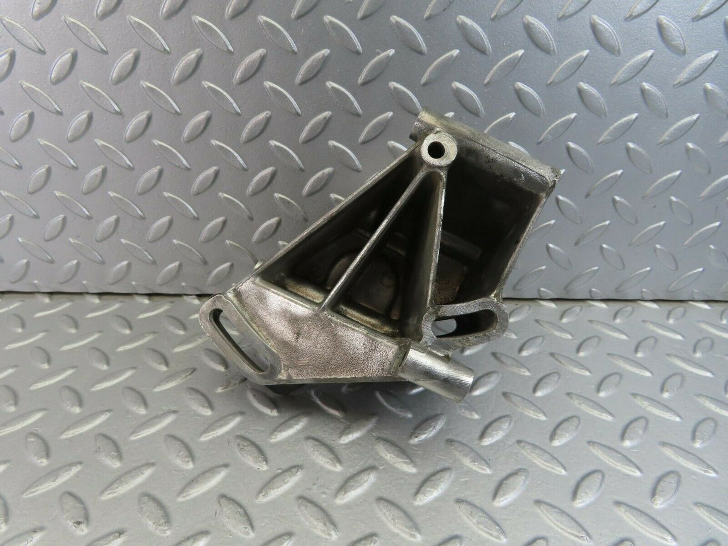 10050 Mercedes-Benz C123 230CE Coupe Power Steering Pump Bracket 1234660041