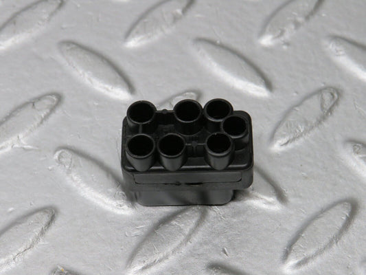 38959 Mercedes-Benz W201 190E 2.6L Wire Connector 0008212626 0008210738