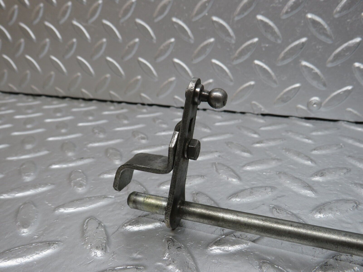 32784 Mercedes-Benz C107 R107 350 V8 Accelerator Pedal Linkage