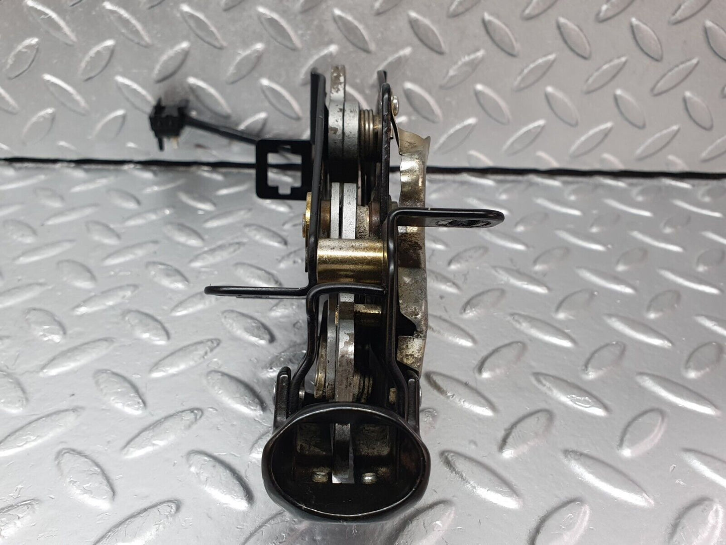 42154 Mercedes-Benz R129 320SL Coupe Rear Right Roof Lock Mechanism 1298001774