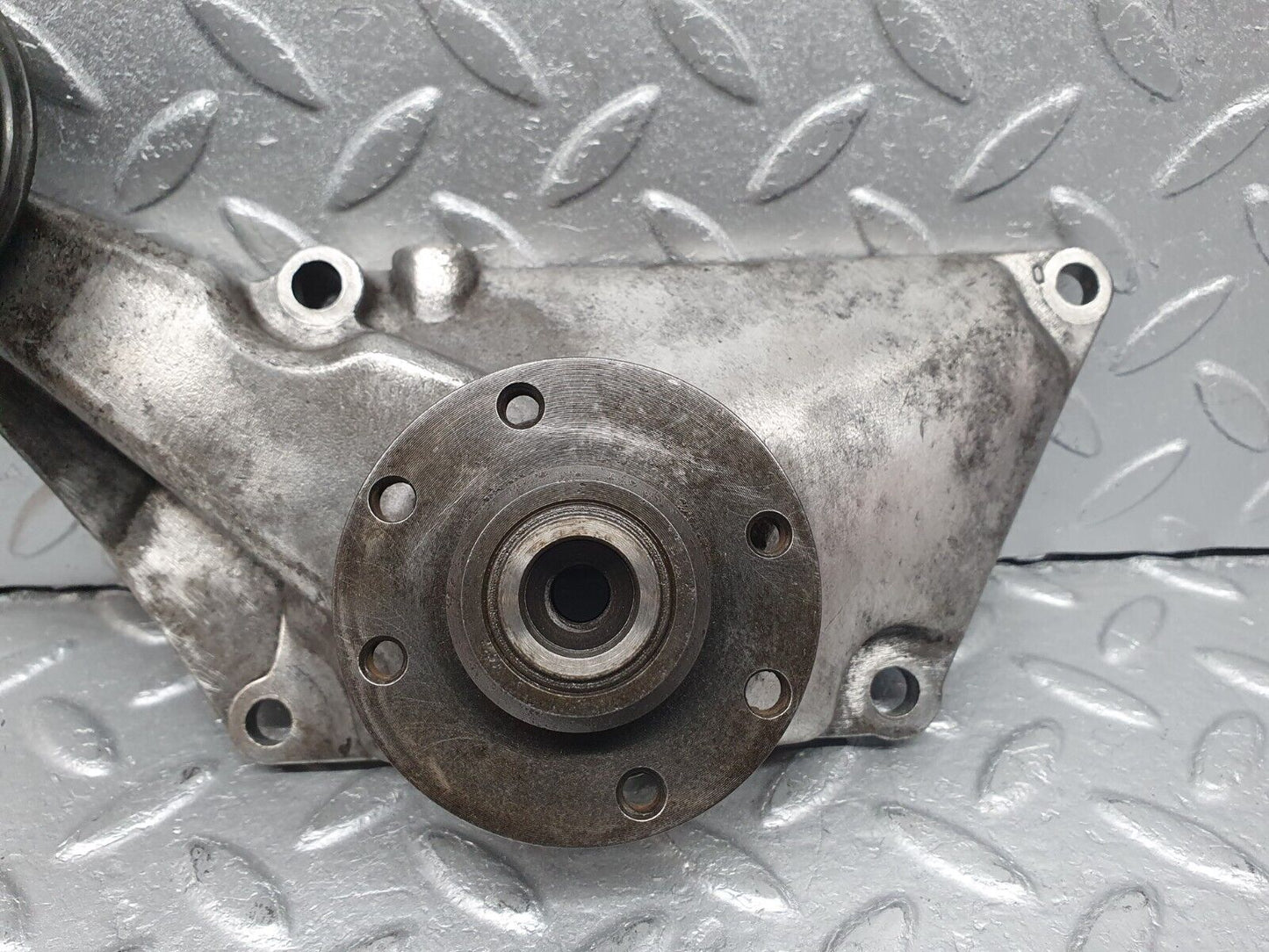 41024 Mercedes-Benz W126 300SE Engine Cooling Fan Clutch Bracket 1032050805 6012000770