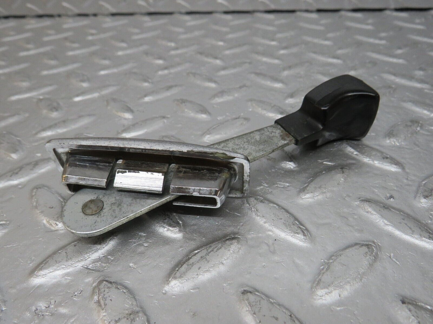 33183 Mercedes-Benz R107 Left Seat Folding Lever
