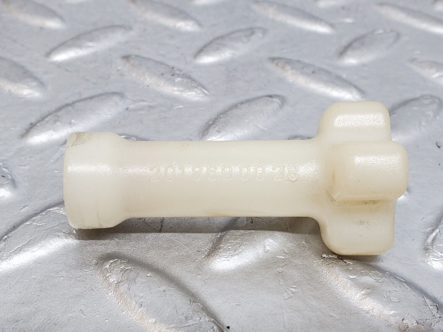 44800 Mercedes-Benz W124 220E Windscreen Washer Reservoir Holder 2018690028