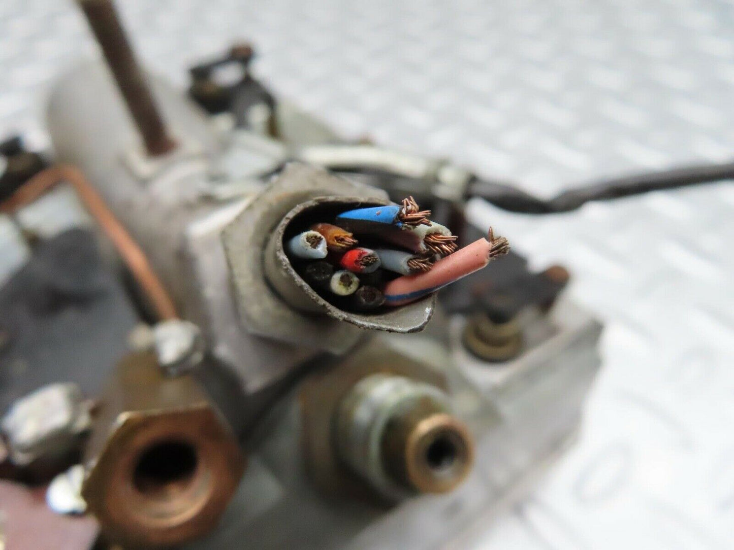 12699 Mercedes-Benz W111 220SE Instrument Cluster