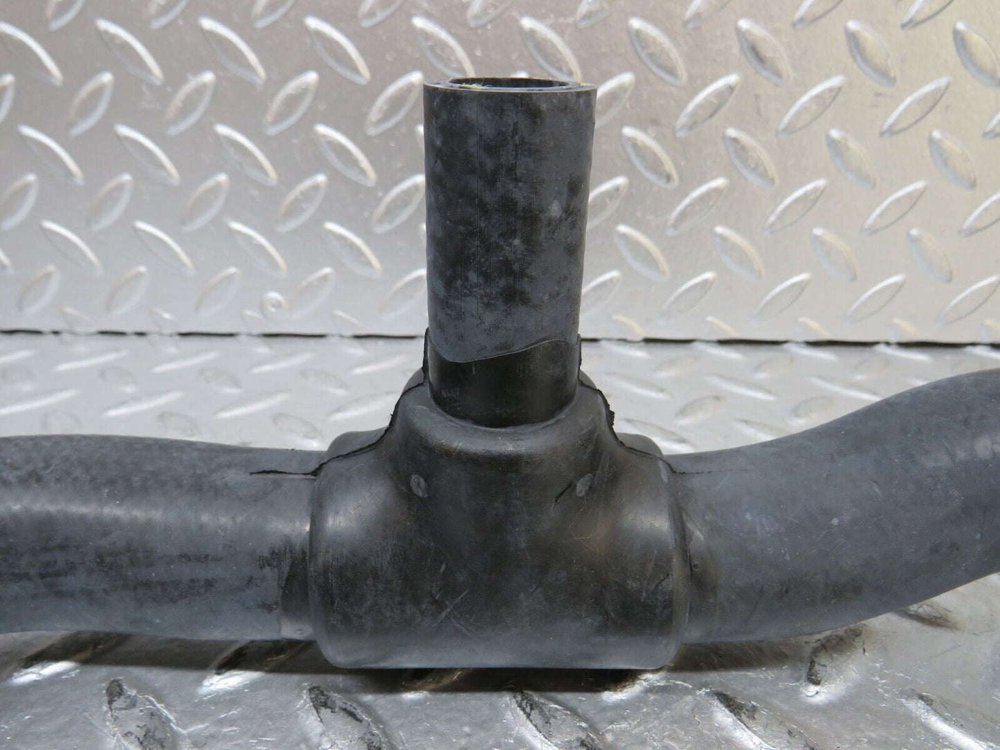 27085 Mercedes-Benz W123 280E Radiator Pipe Hose New 0525436/12