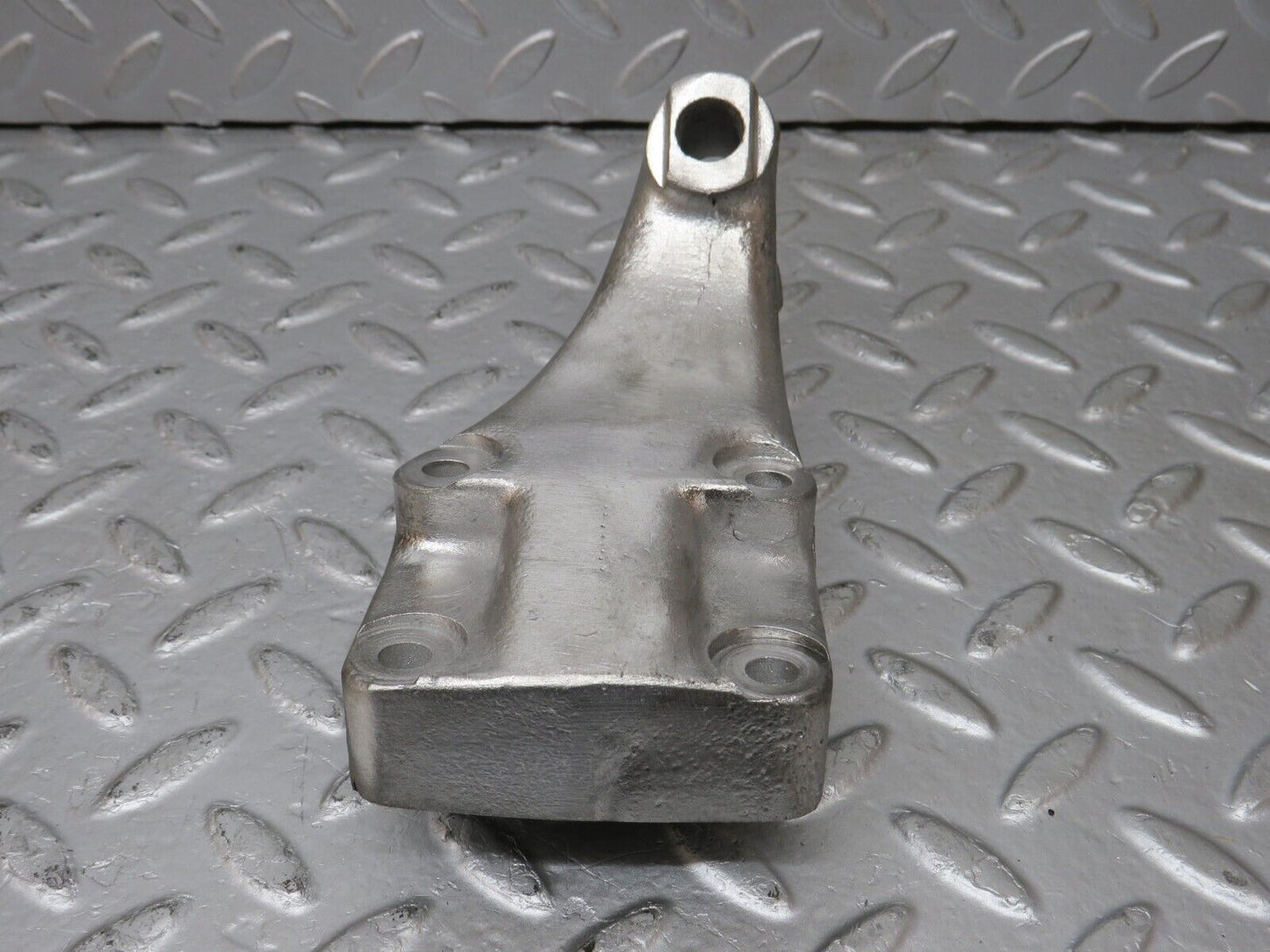 32856 Mercedes-Benz C107 R107 350 V8 Engine Mount Bracket Right Side 1162232304