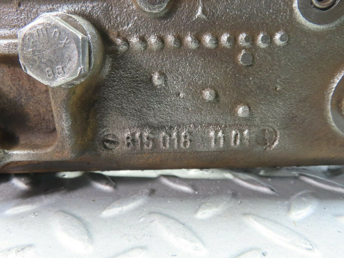 8690 Mercedes-Benz W115 Cylinder Head 6150181101