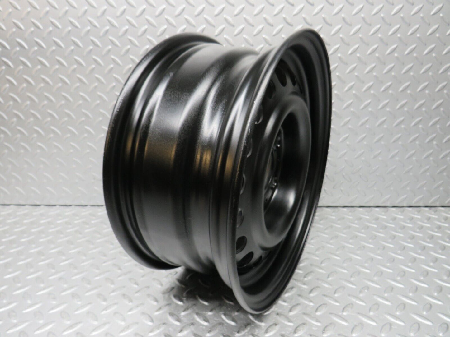 37726 Mercedes-Benz W109 300SEL Steel Wheel 6Jx14H2 ET30 1084000702