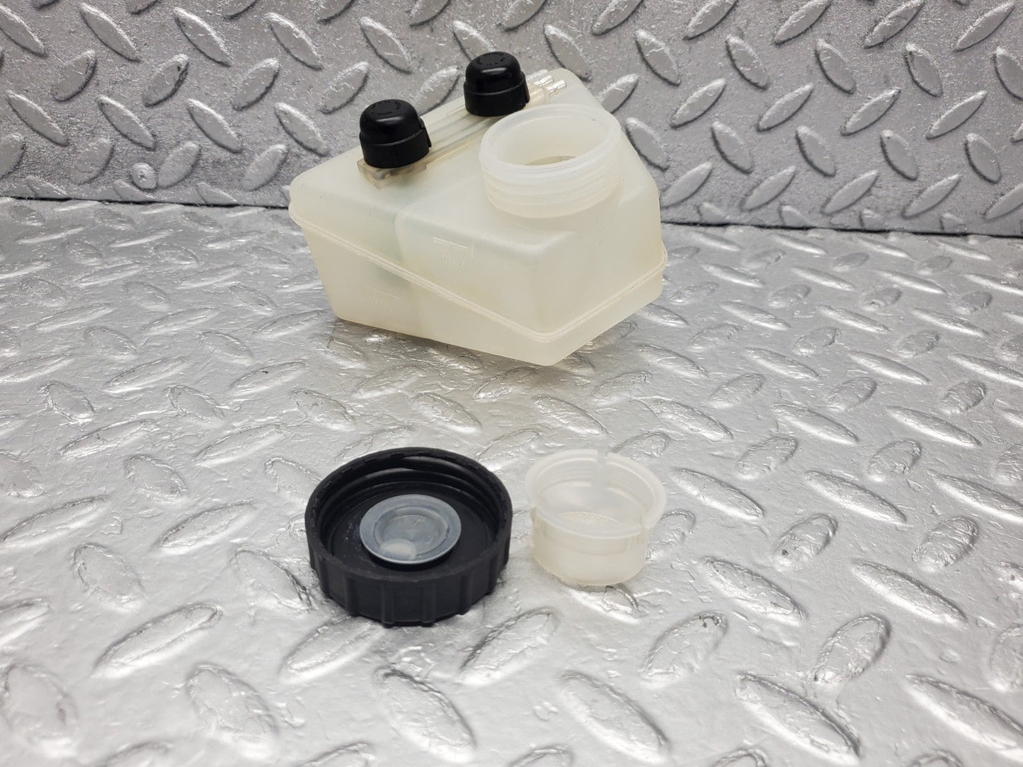 W201 Baby Benz brake fluid reservoir tank used OEM