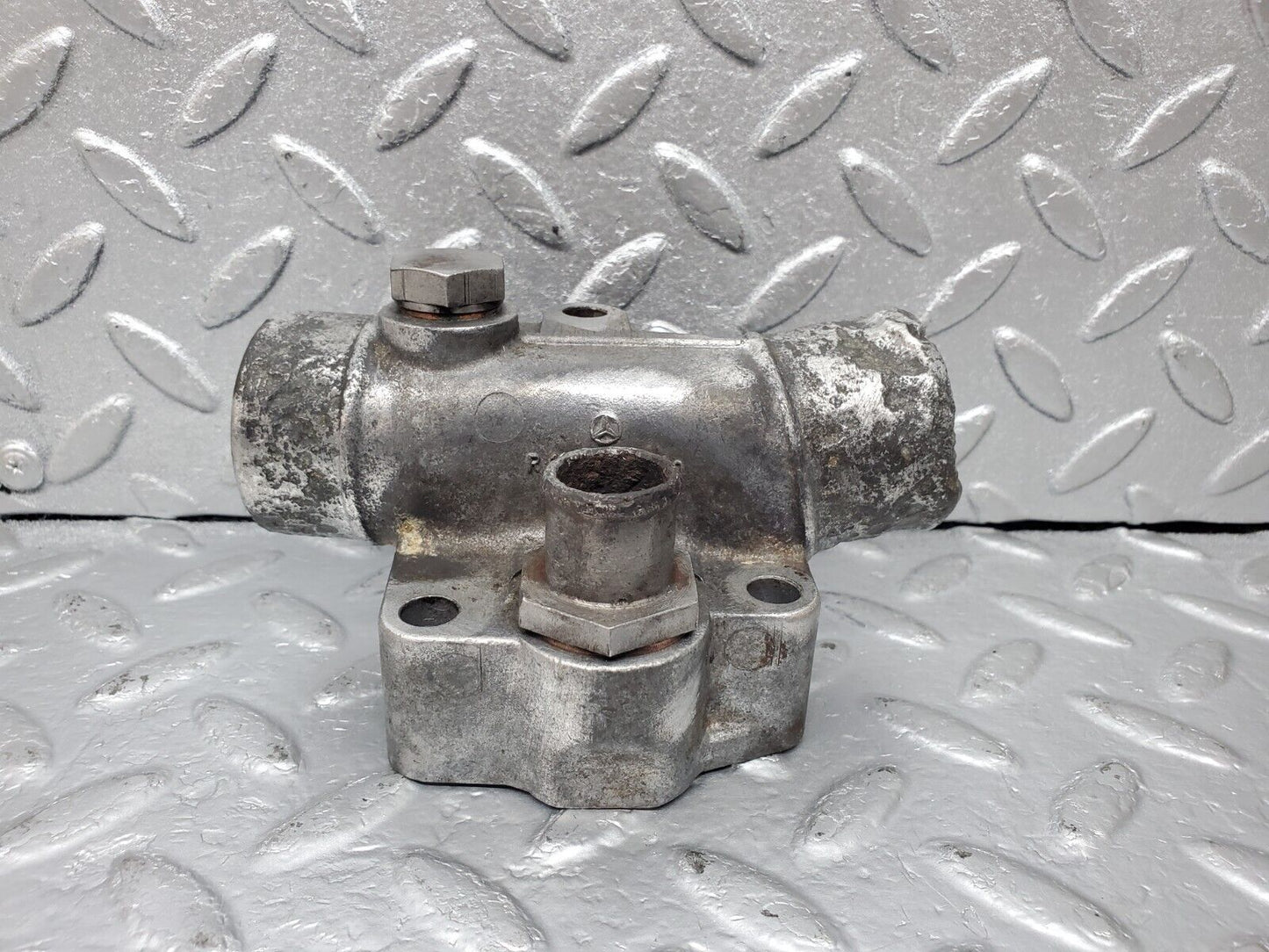 45281 Mercedes-Benz C107 350SLC Coupe Water Pump Flange Pipe Socket 1162011430