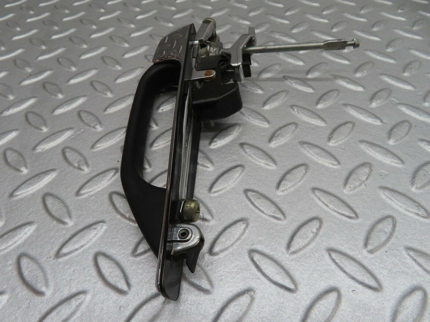 15968 Mercedes-Benz W123 280E Front Left Exterior Door Handle No Key