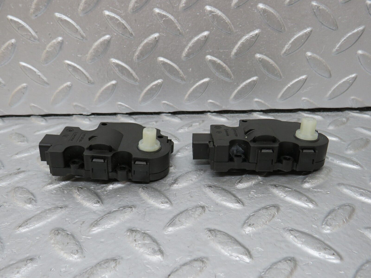 35273 Mercedes-Benz W221 Heater Actuator Motor 2x