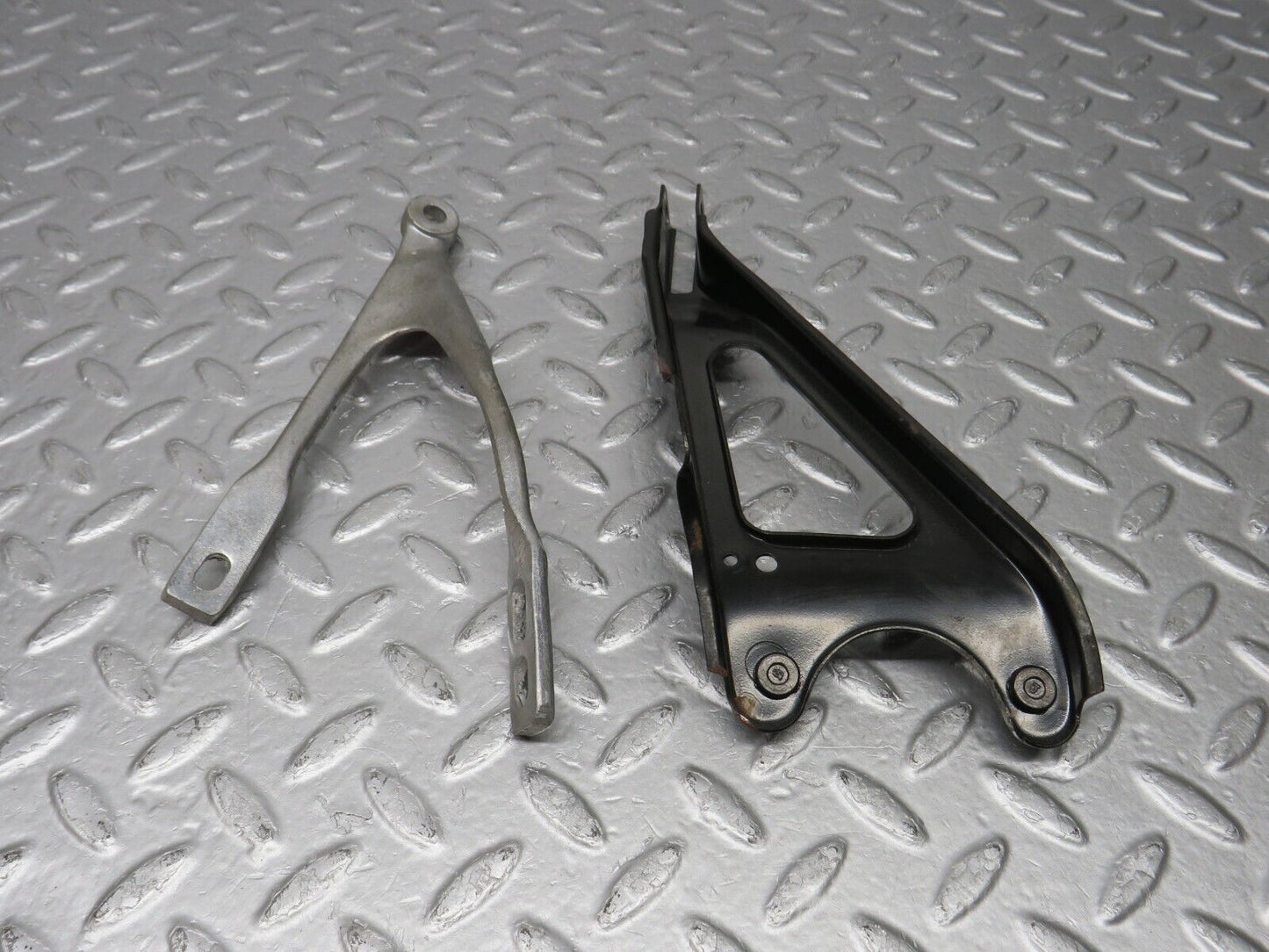 38867 Mercedes-Benz W201 190E 2.6L Steering Column Bracket