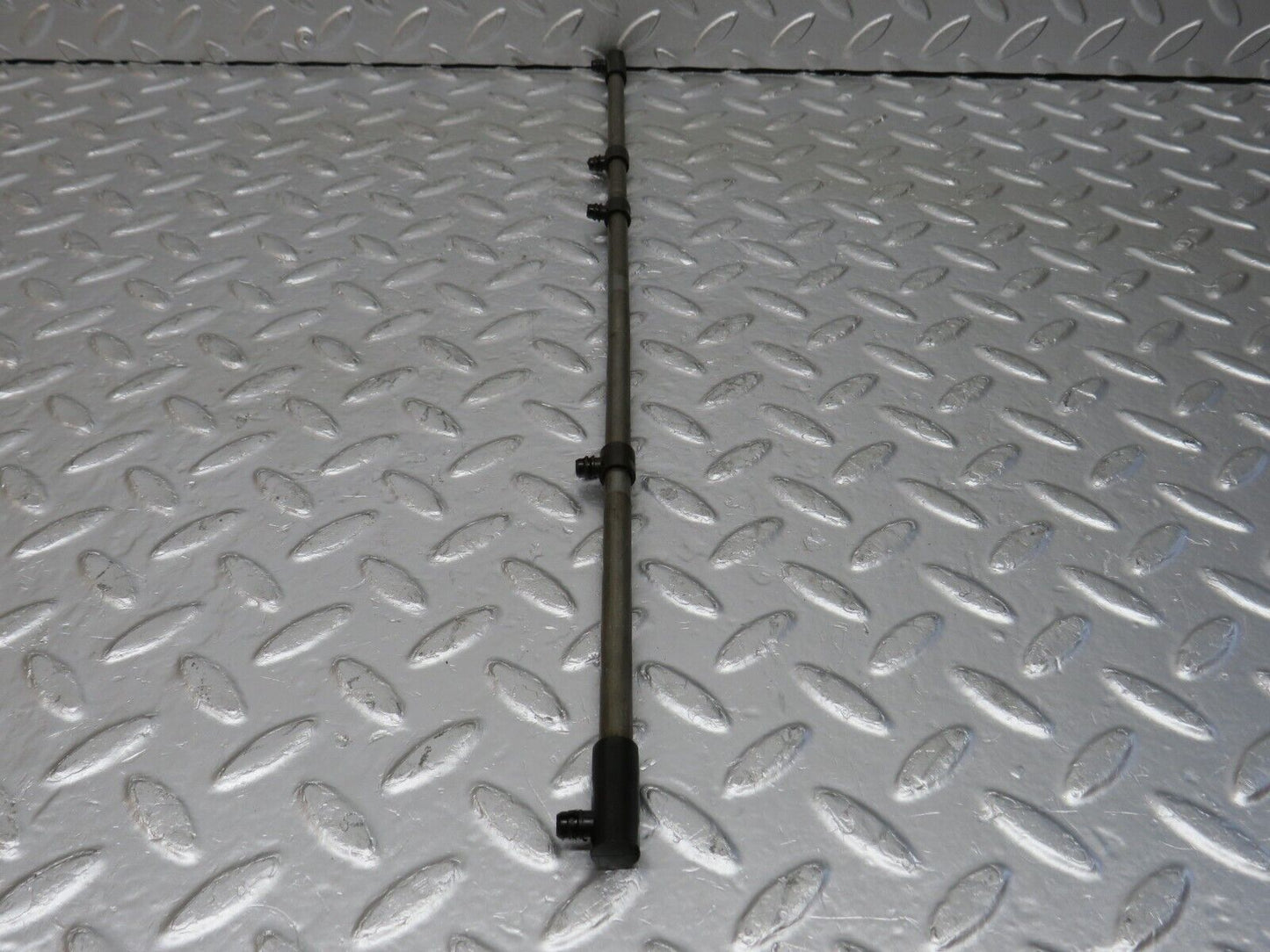 32958 Mercedes-Benz C107 R107 450 V8 Camshaft Oil Tube