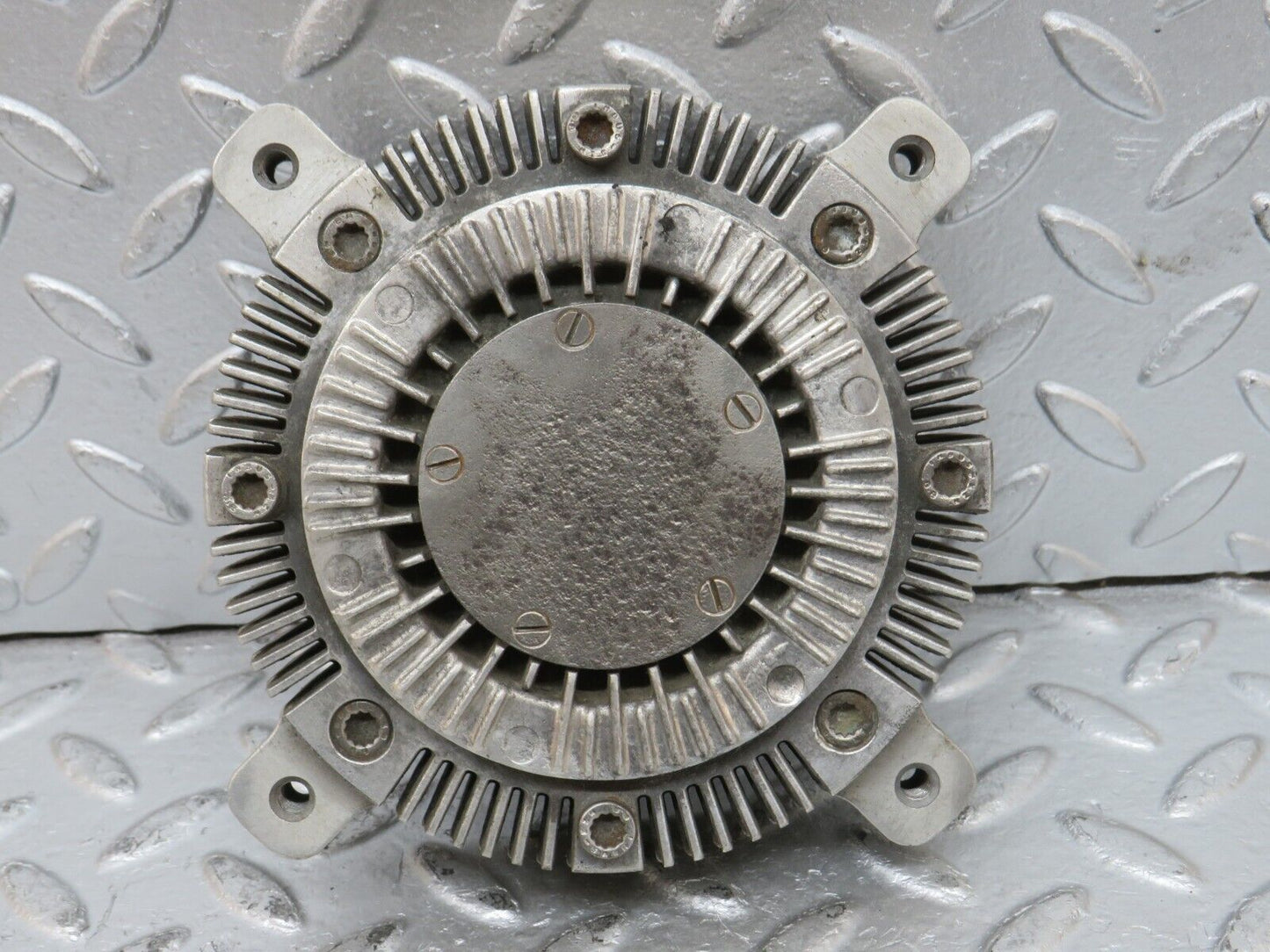 32852 Mercedes-Benz C107 R107 350 V8 Engine Cooling Fan Clutch