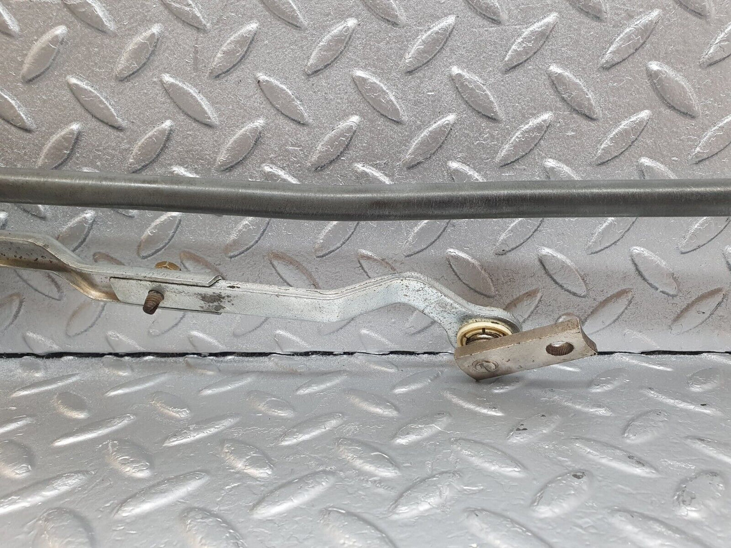 43286 Mercedes-Benz W108 280SE Windscreen Wiper Linkage