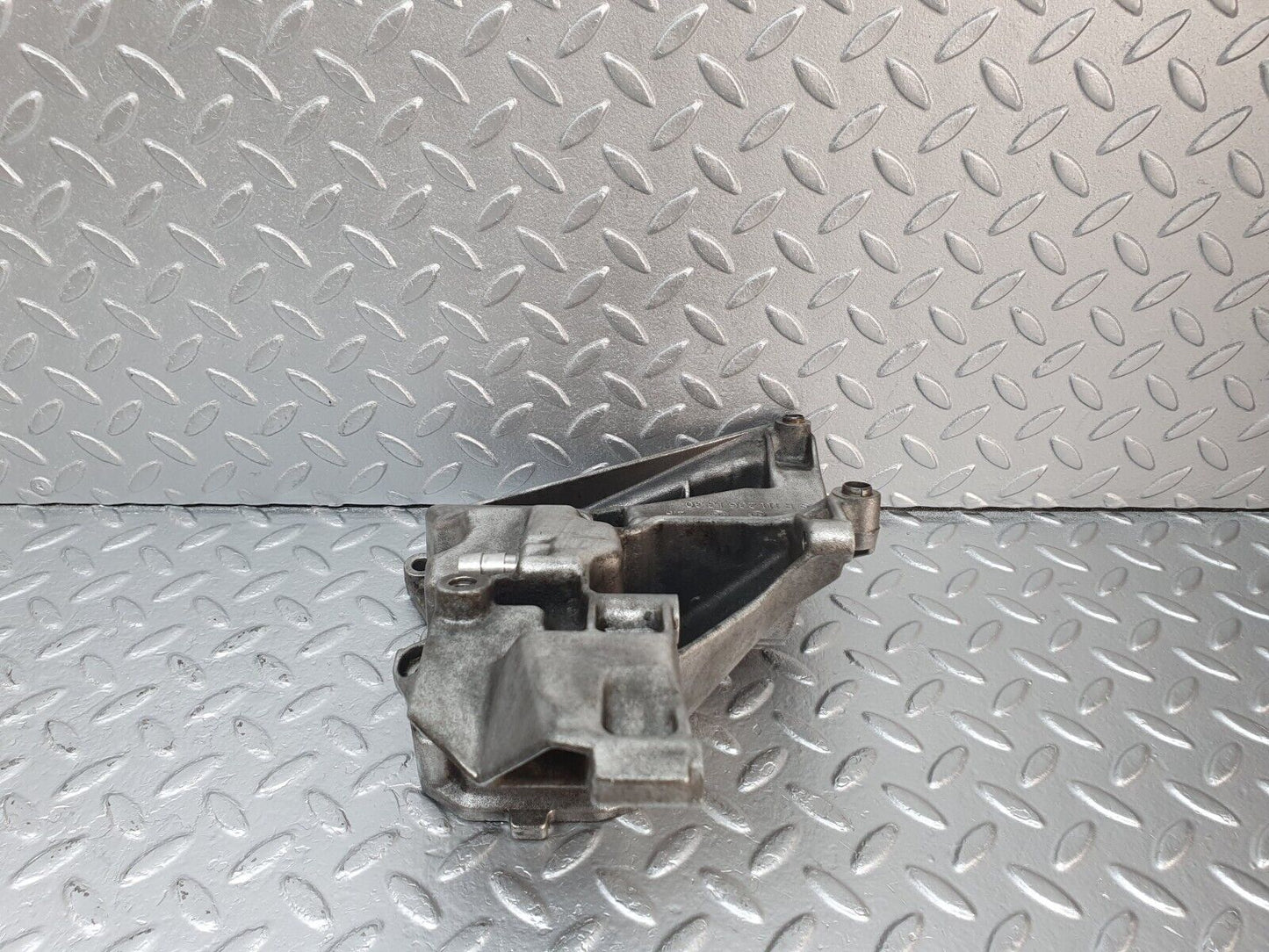 41943 Mercedes-Benz W202 C200 AC Compressor Support Bracket 1112361330