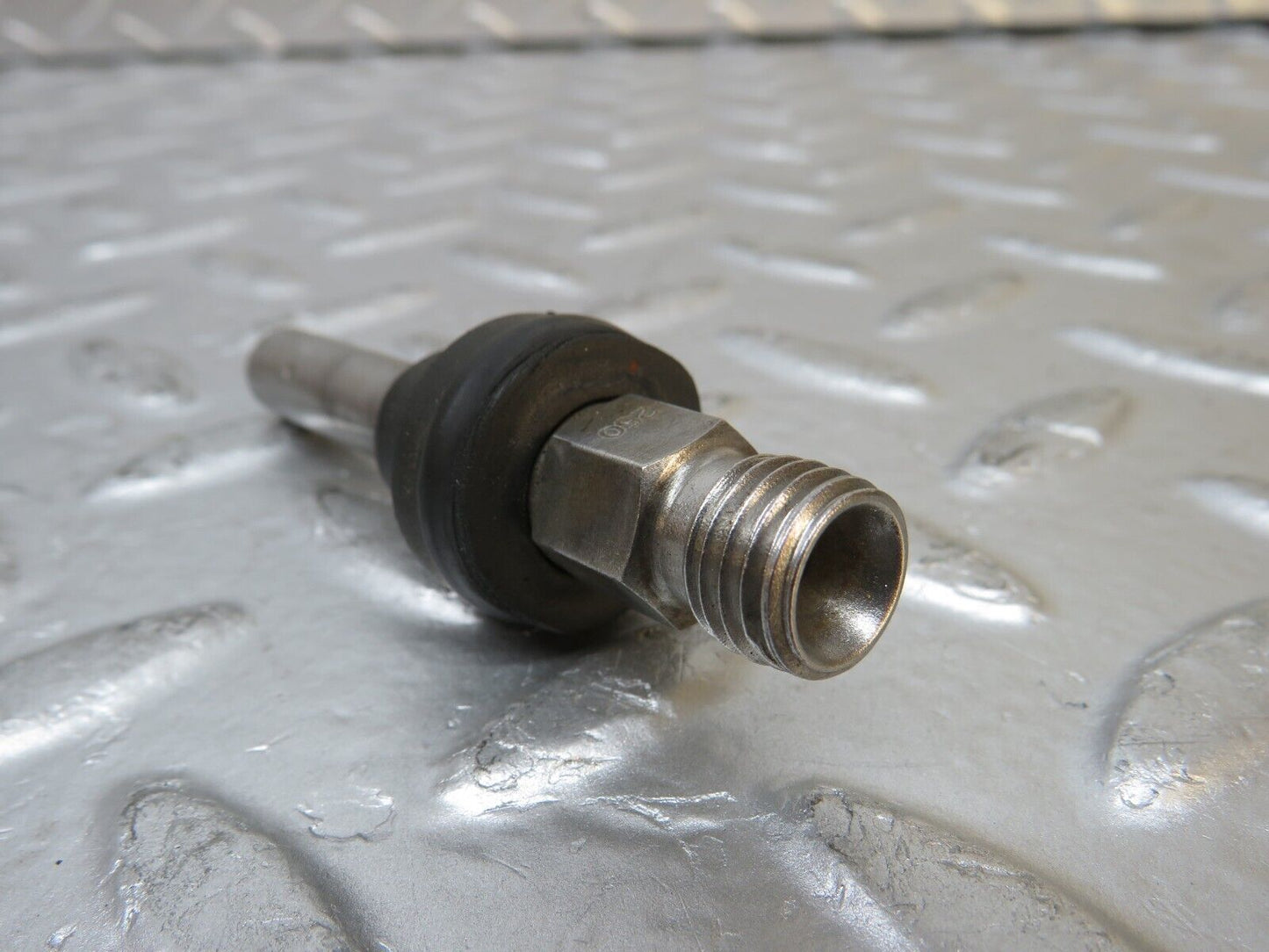 29926 Mercedes-Benz W123 230E Fuel Injector Bosch 0437502010
