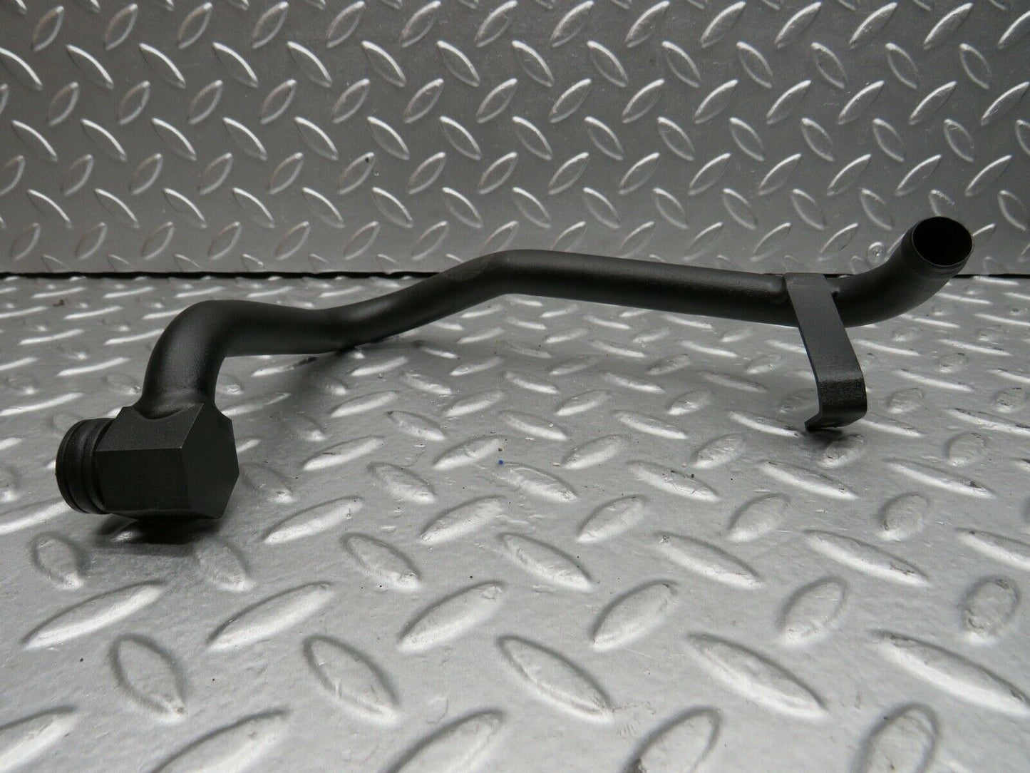 21912 Mercedes-Benz W126 300SE Coolant Hose Pipe