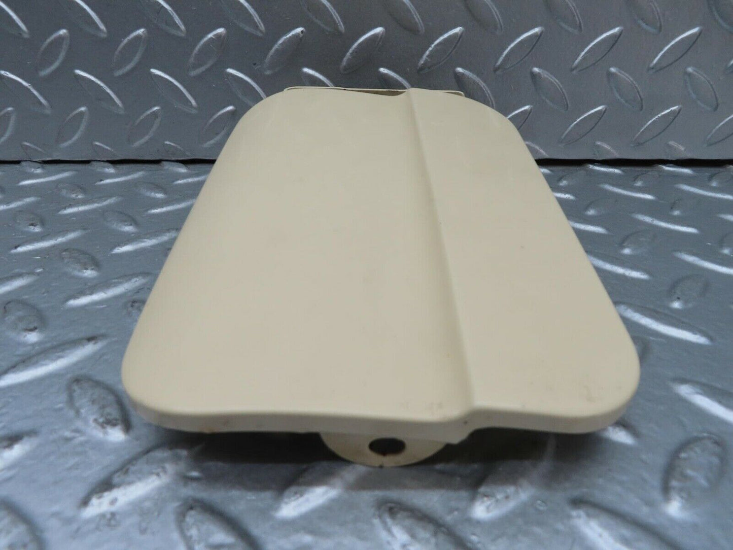 15326 Mercedes-Benz W123 230E Fuel Tank Flap Cap 1235840039