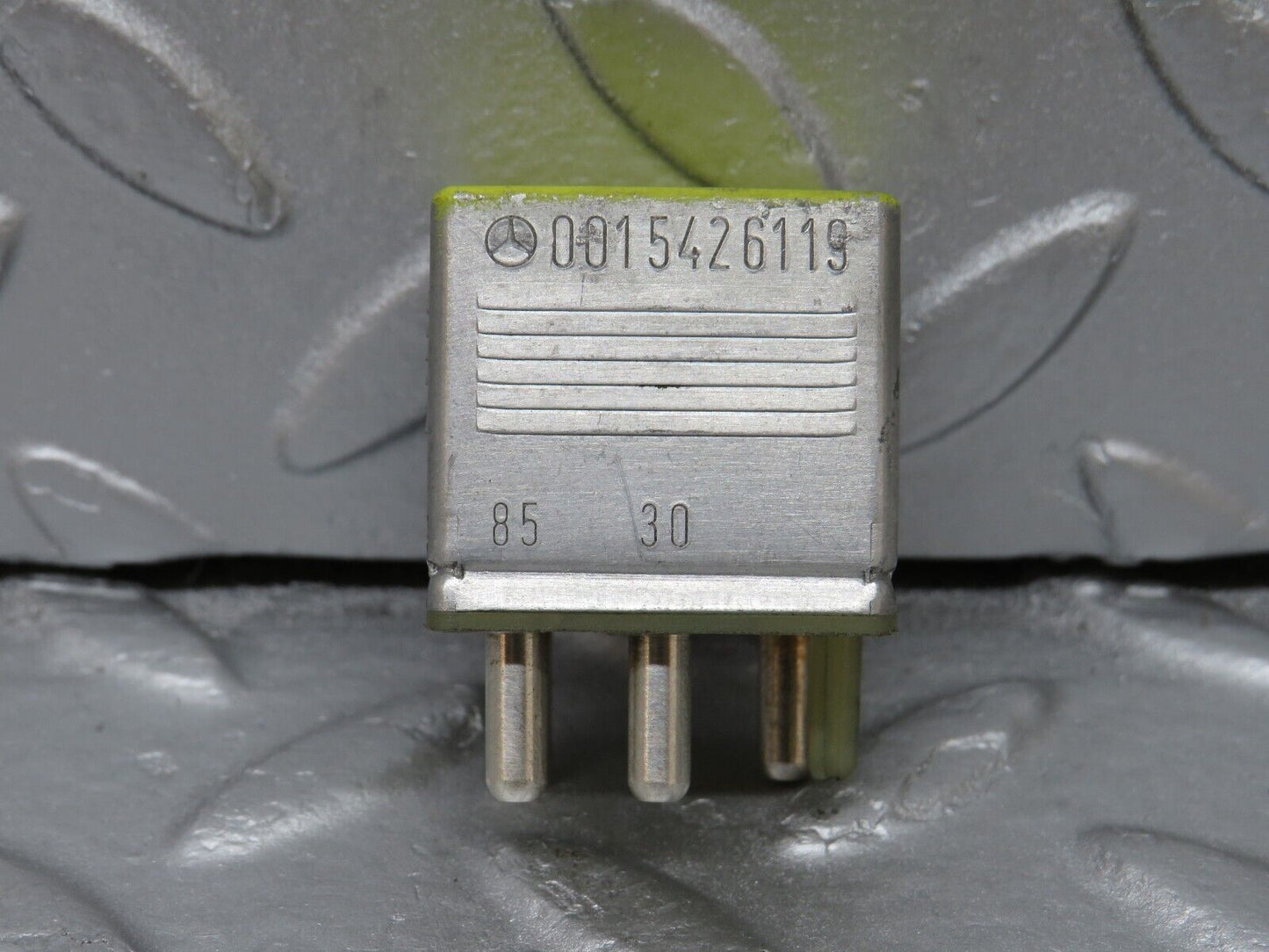 36708 Mercedes-Benz W201 190E 2.0L Fuel Cut Off Relay 0015426119