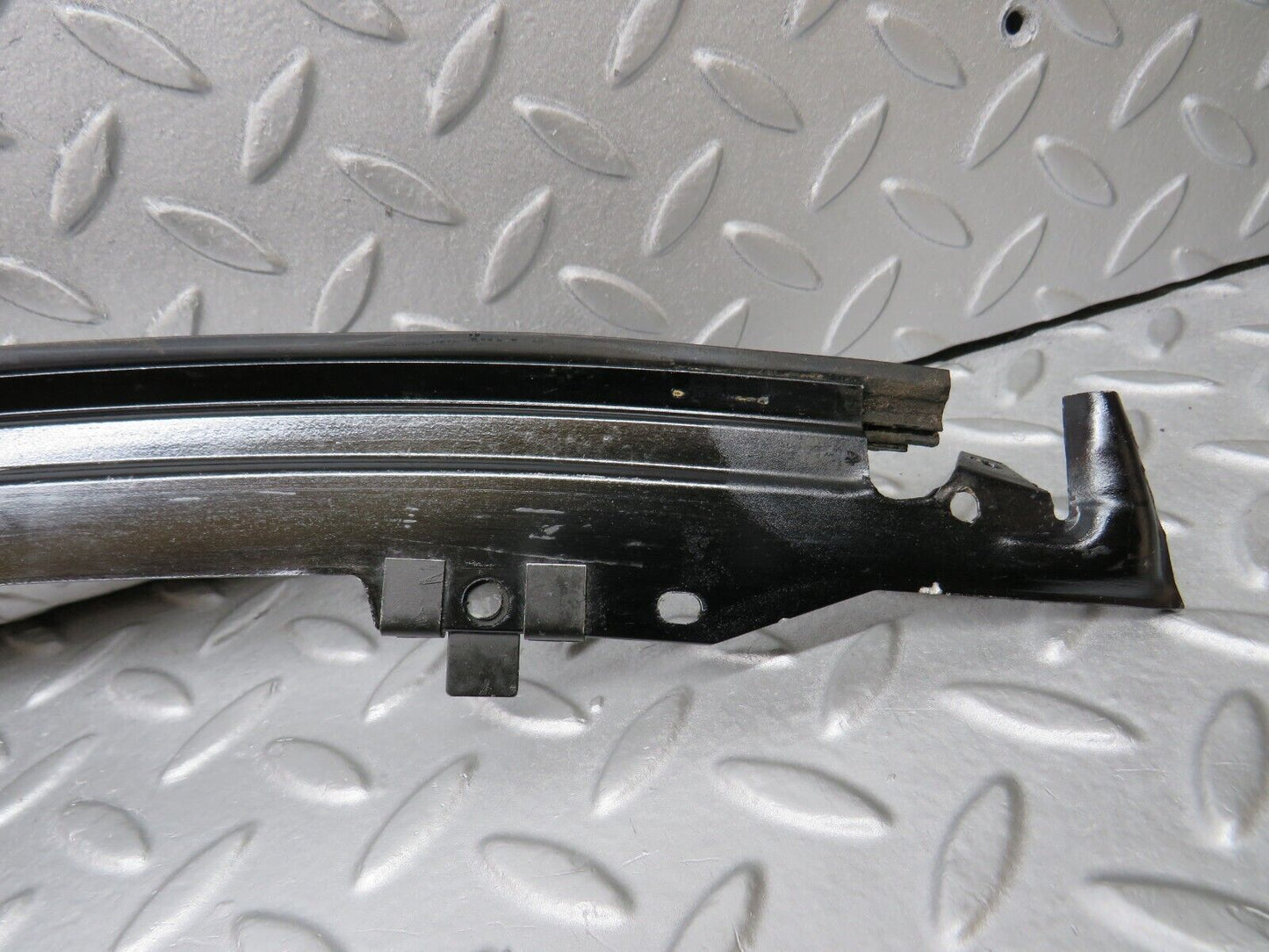38607 Mercedes-Benz R129 280SL Coupe Front Windscreen Top Chrome Trim