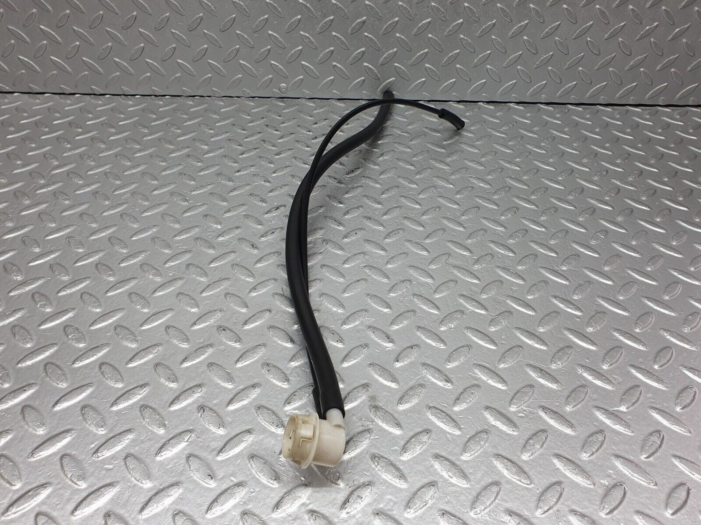 41110 Mercedes-Benz W126 300SE Fuel Vapor Hose Pipe 2014710781