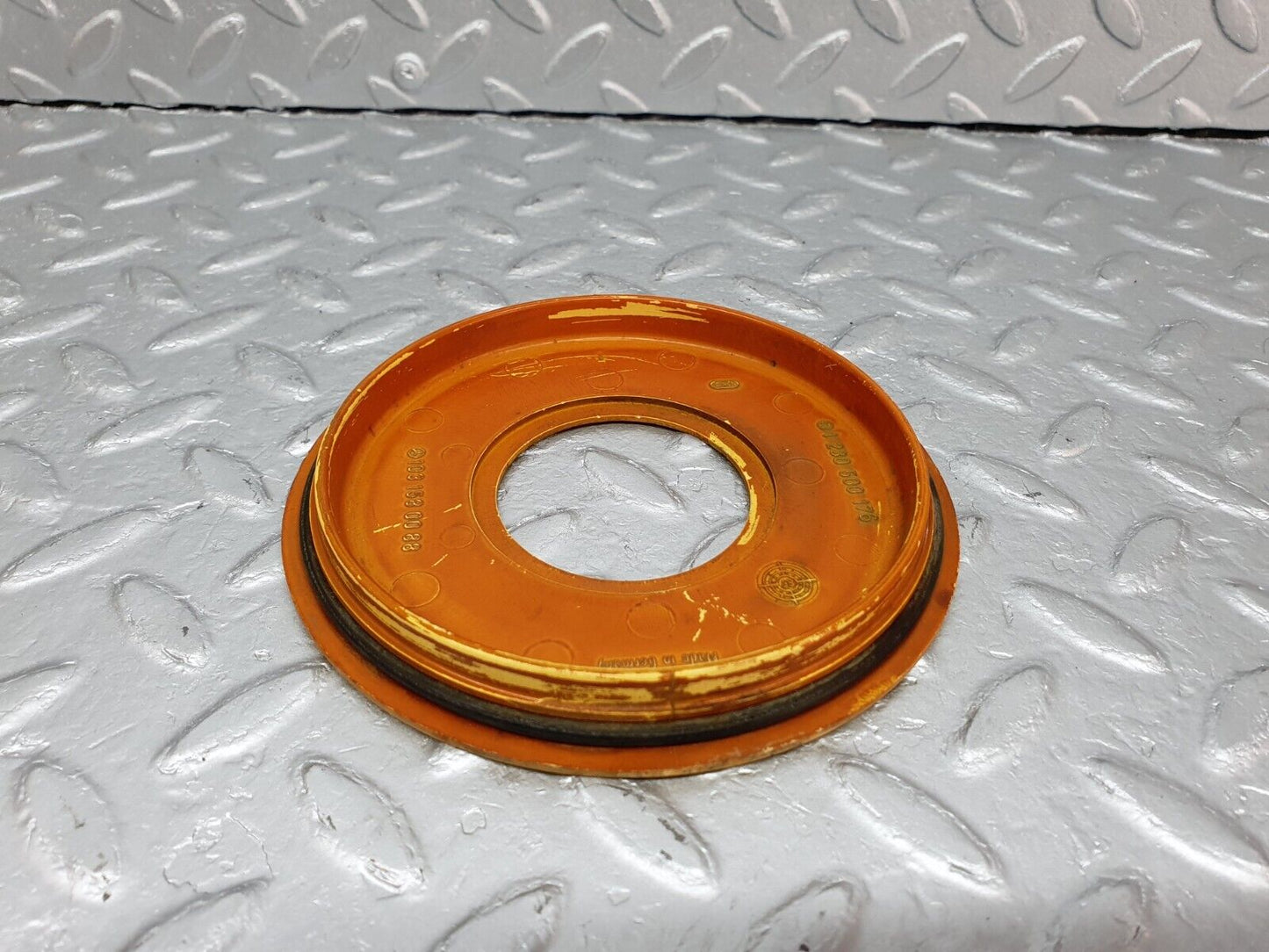 41017 Mercedes-Benz W126 300SE Distributor Cover 1031580088
