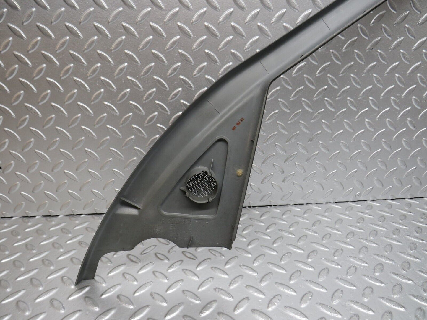 32285 Mercedes-Benz W220 S430 Front Left Door Window Frame Trim 2207250171