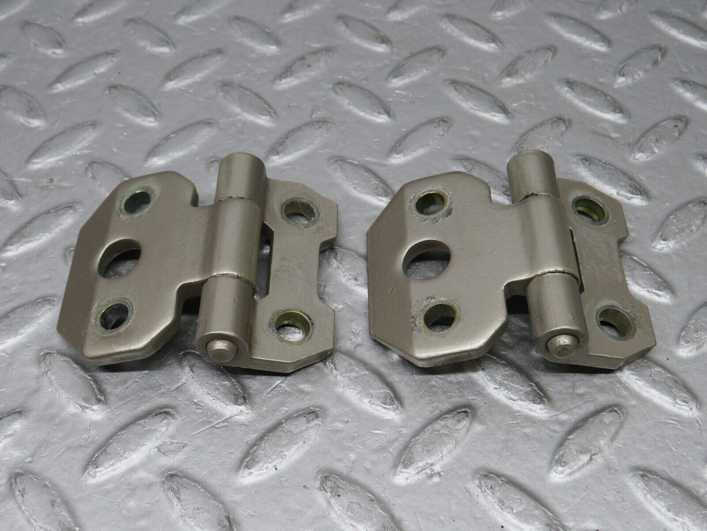 36616 Mercedes-Benz W201 190E 2.0L Door Hinge Left Side