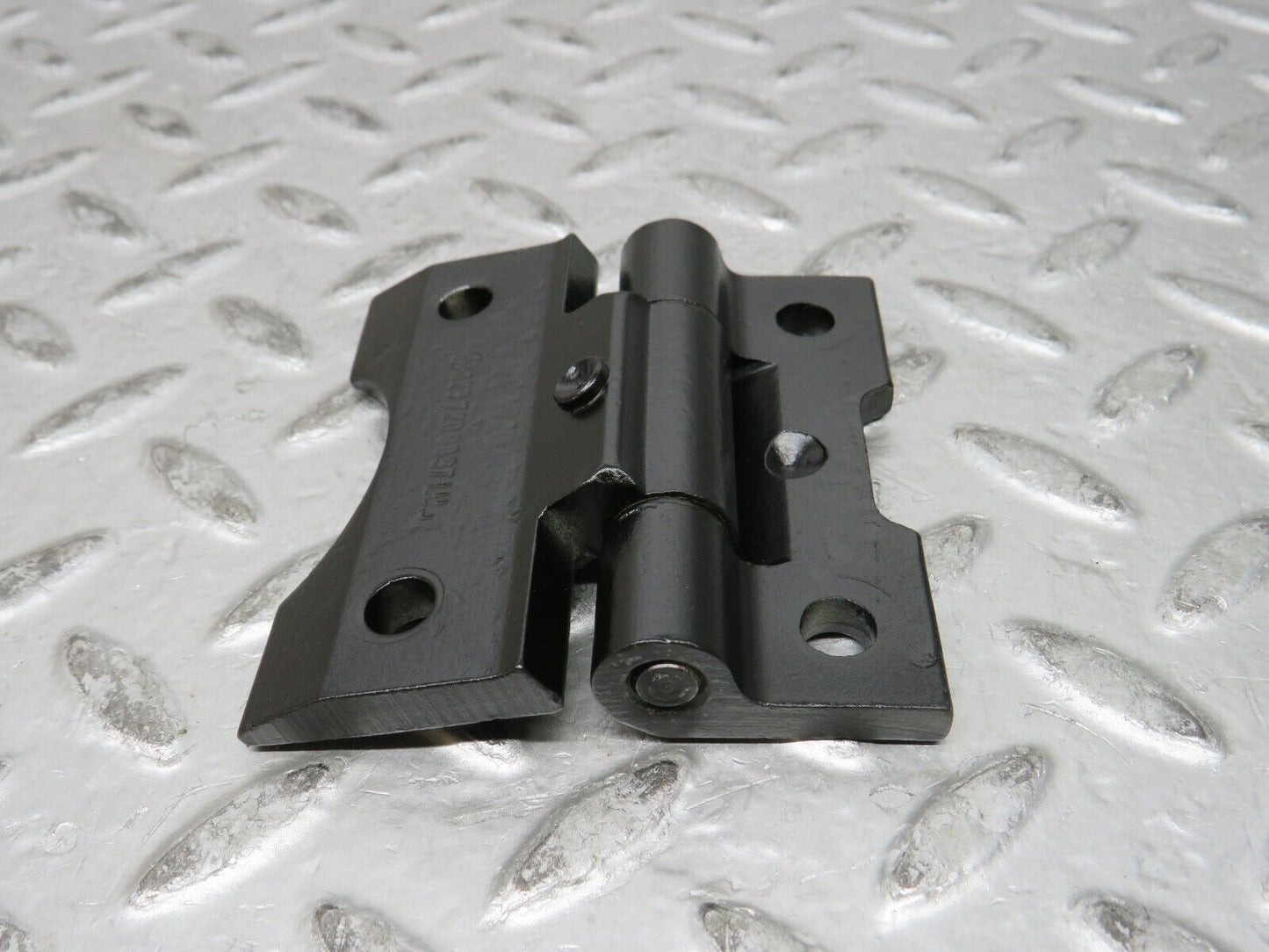 28852 Mercedes-Benz W123 230E Door Hinge  1237200037