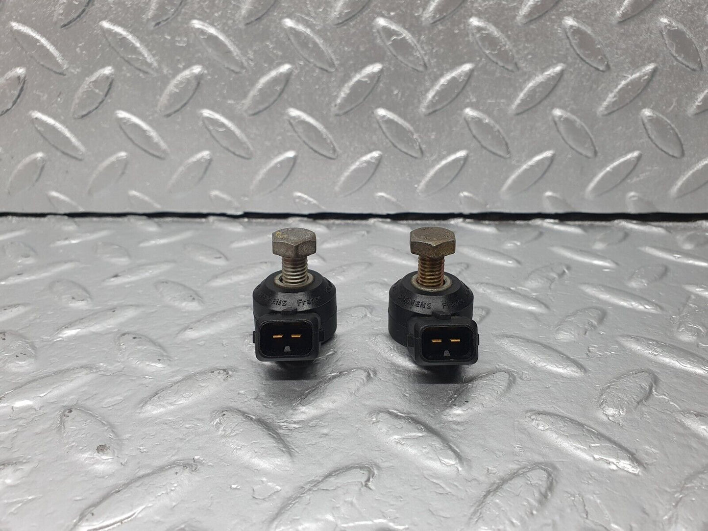 42250 Mercedes-Benz R129 320SL Coupe Knock Sensor Siemens 2X 0031538928