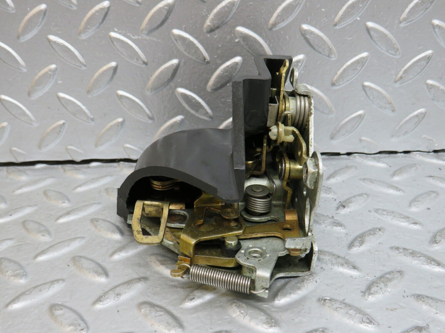 29669 Mercedes-Benz W123 230E Rear Right Door Lock Mechanism 1237230208