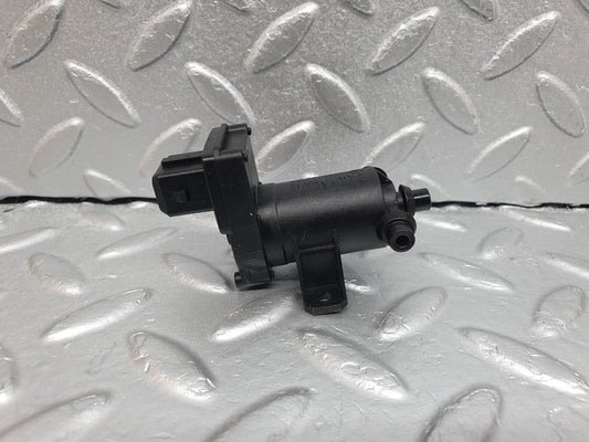 41923 Mercedes-Benz W202 C200 Heater Control Vacuum Valve 2028000178