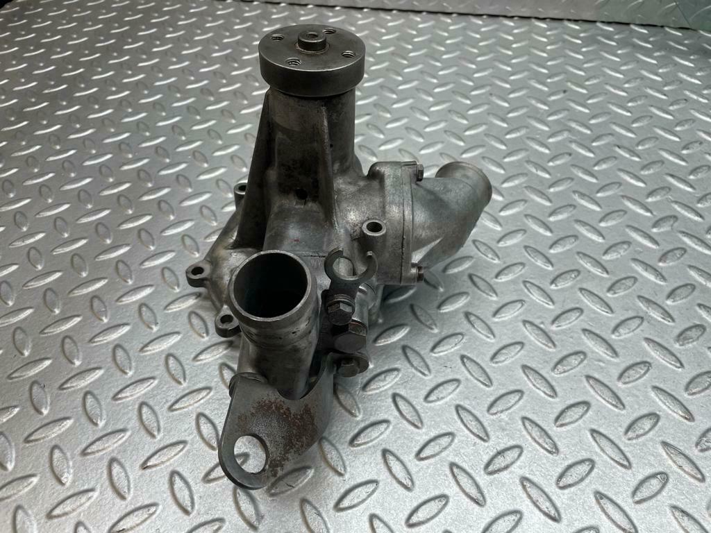 0021 Mercedes-Benz W116 350SE Water Pump With Thermostat Housing 1162030374 1172010201