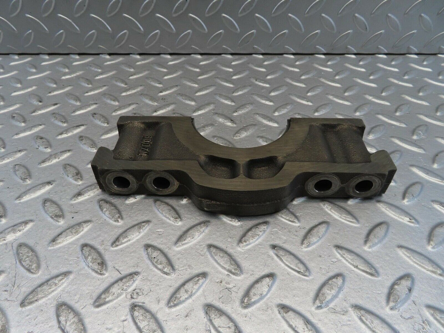 11288 Mercedes-Benz W221 S320 Crankshaft Bearing Holder Block 6420110311