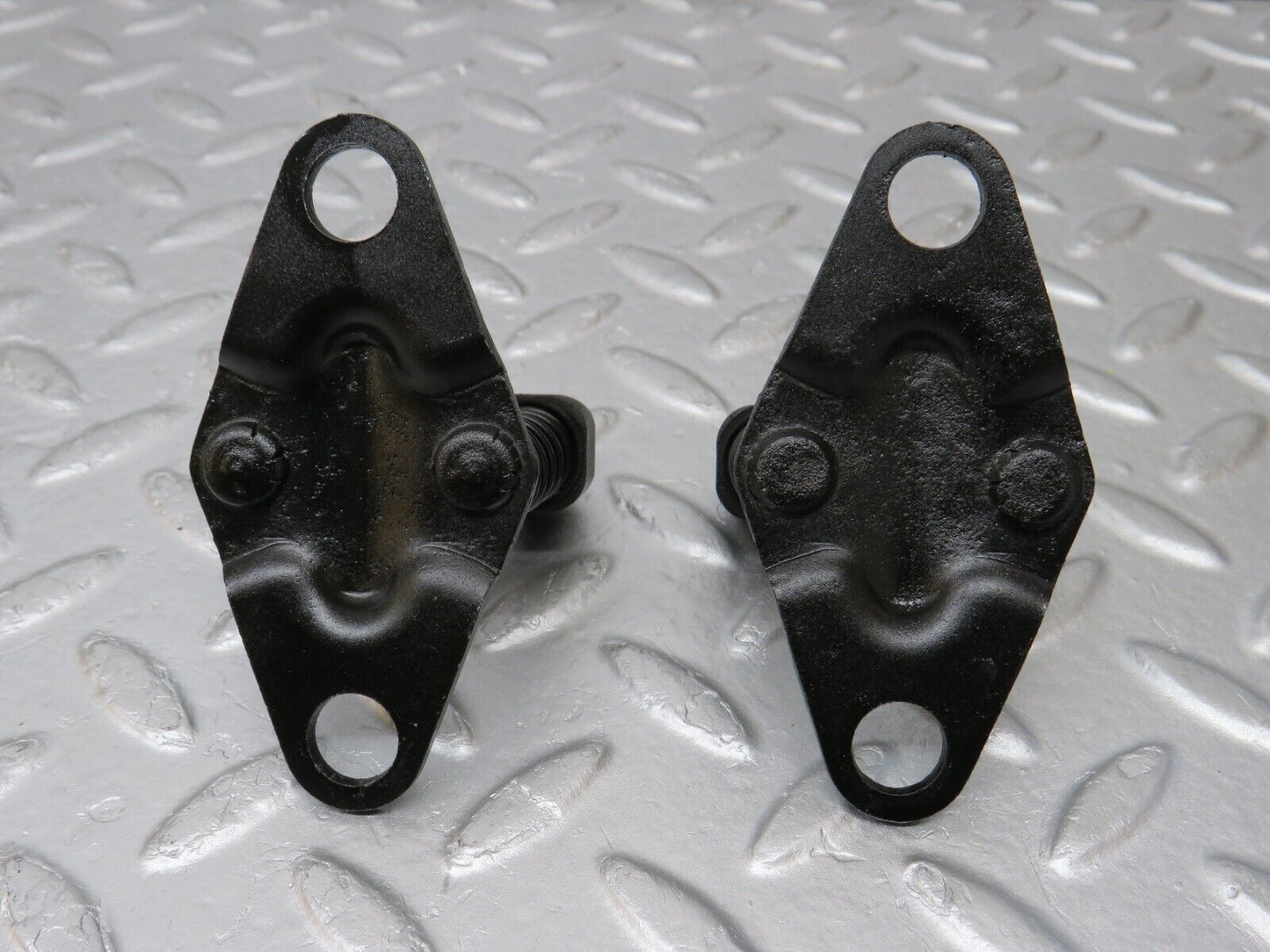 34592 Mercedes-Benz C126 380SEC Coupe Bonnet Lock Catch Pair 1268800060