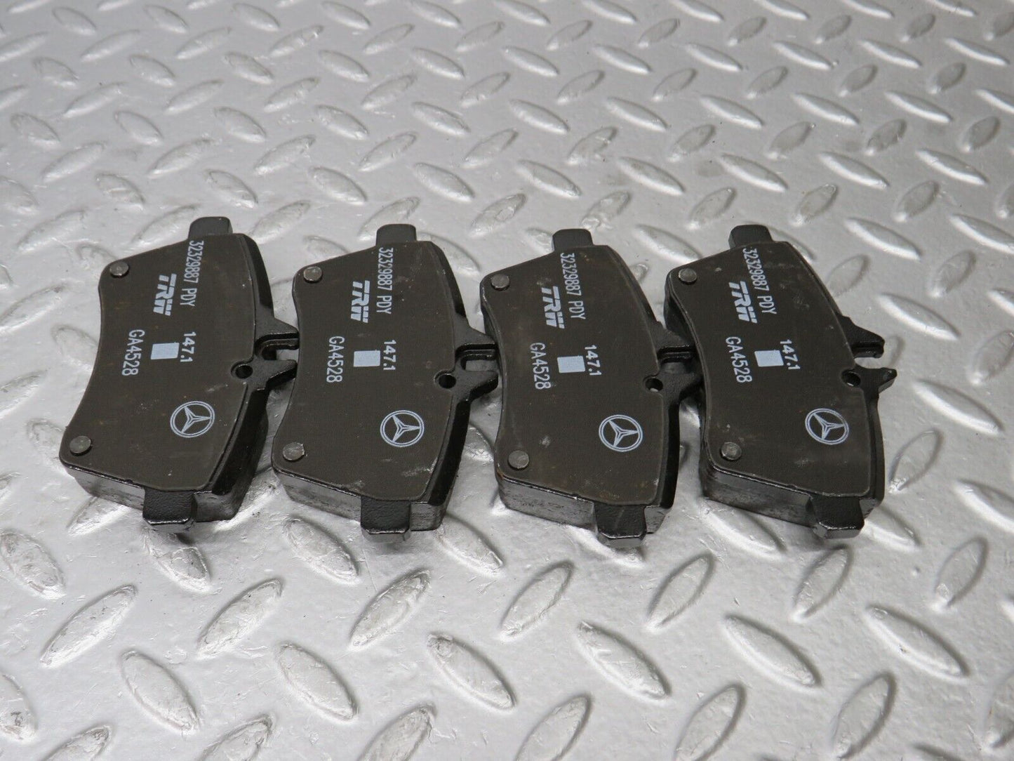 38207 Mercedes-Benz W169 Genuine Front Brake Pads New 1694200720