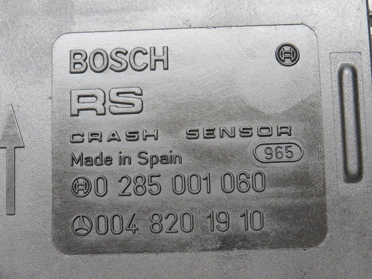 30411 Mercedes-Benz W124 230E Crash Sensor 0048201910 0285001060