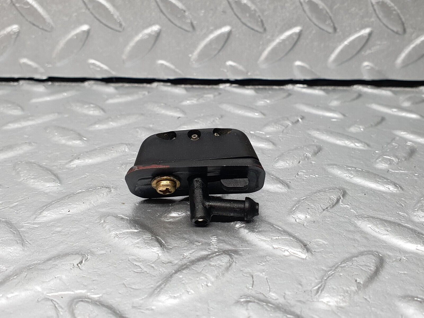 41301 Mercedes-Benz S124 E220 Wagon Windscreen Washer Nozzle