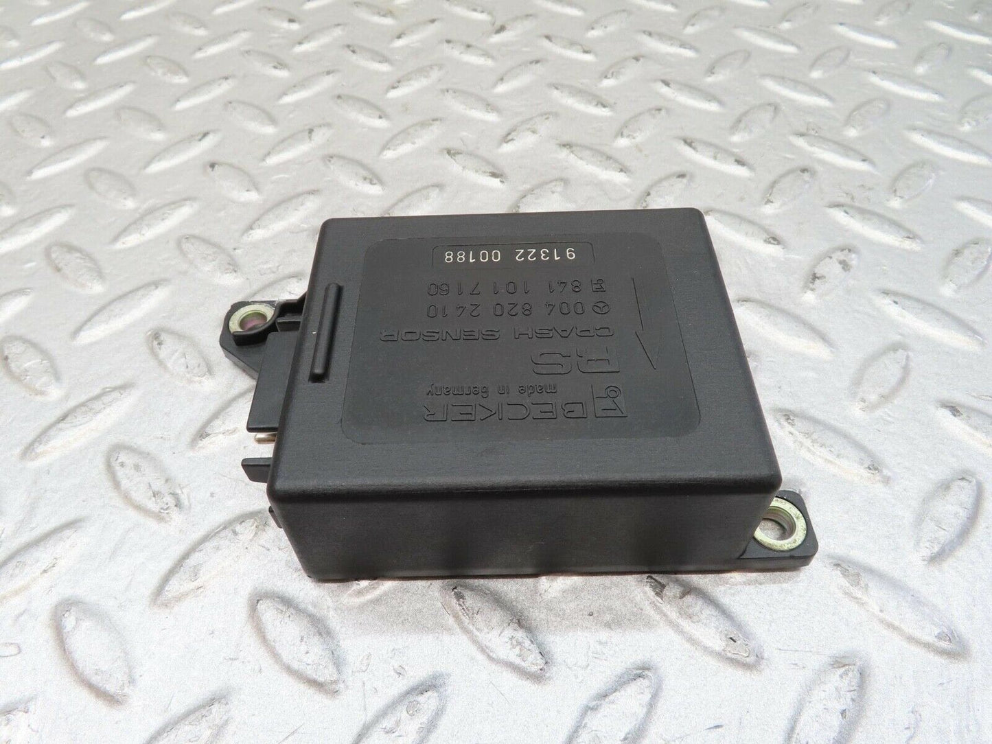 14694 Mercedes-Benz W201 190E Crash Sensor 0048202410