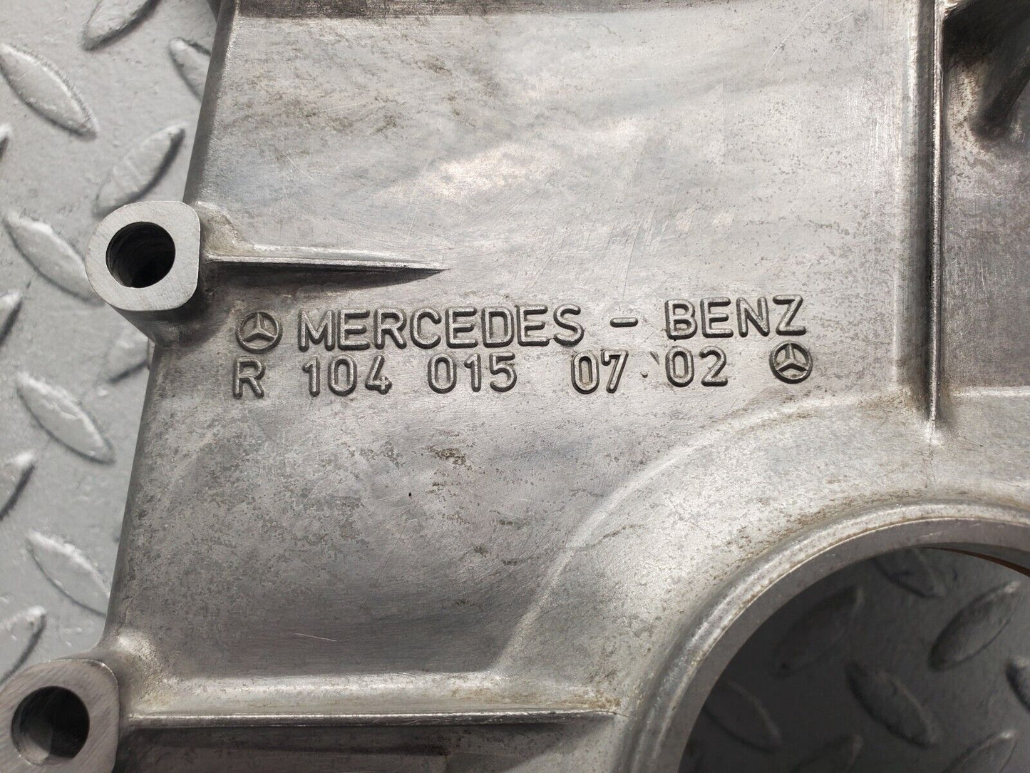 46154 Mercedes-Benz W124 280E Timing Chain Cover 1040150702