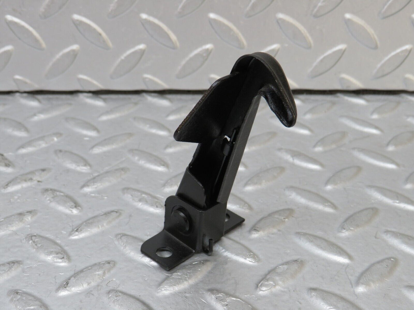 35527 Mercedes-Benz R107 280SL Bonnet Safety Latch