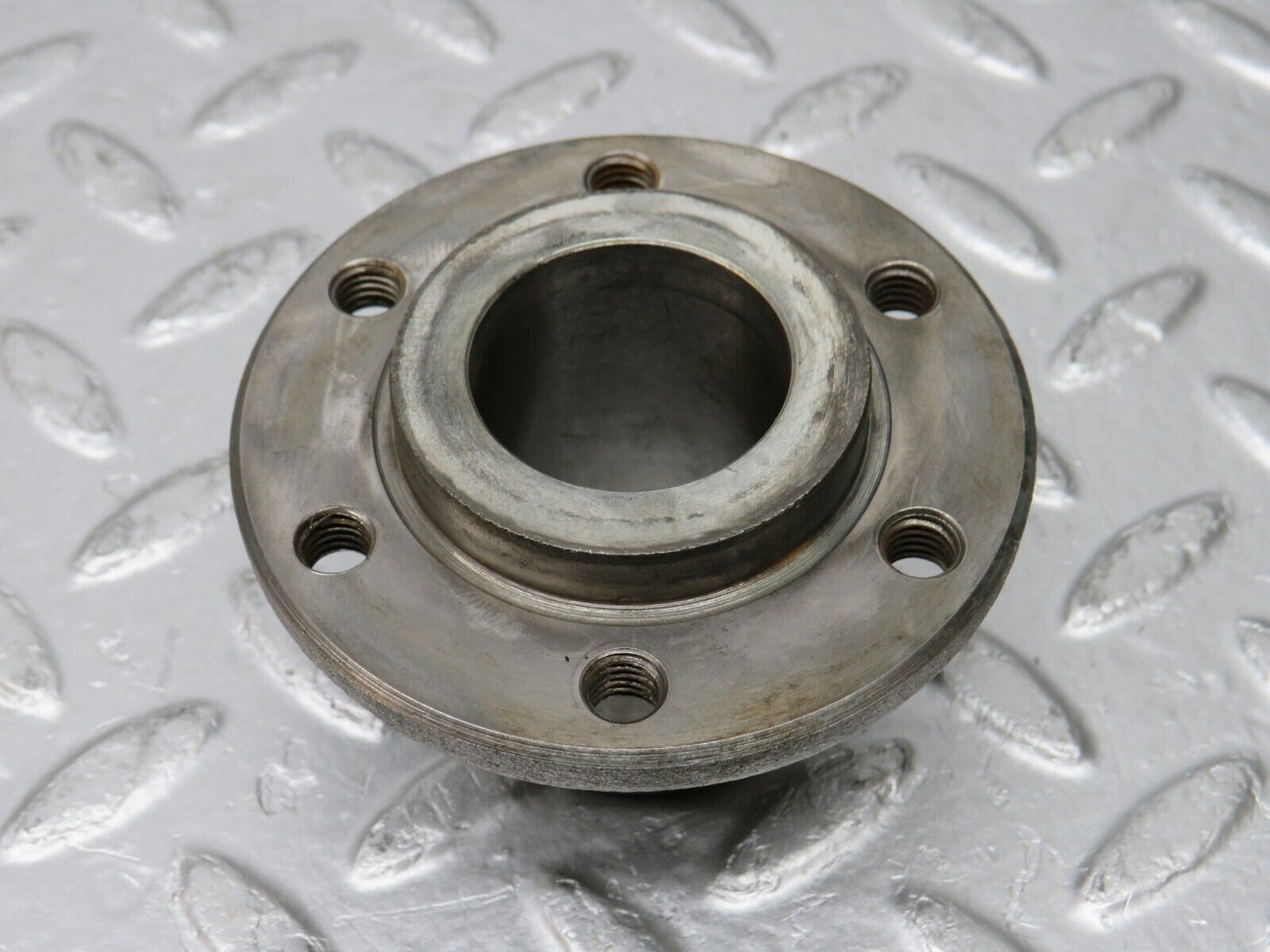 32968 Mercedes-Benz C107 R107 350 V8 Crankshaft Sleeve Hub