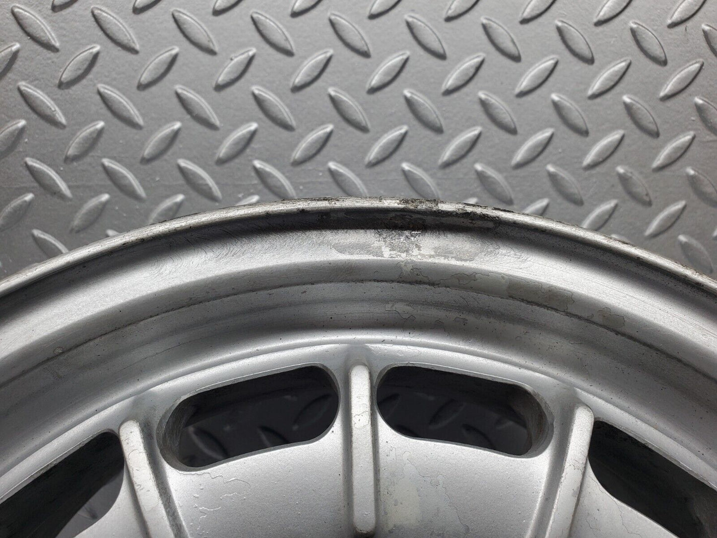 44557 Mercedes-Benz W123 Alloy Wheel Mexican Hat 6Jx14H2 ET30 1264001902