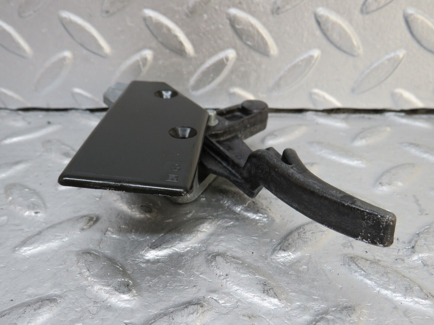 37045 Mercedes-Benz C126 420SEC Coupe Hood Opener Bonnet Release